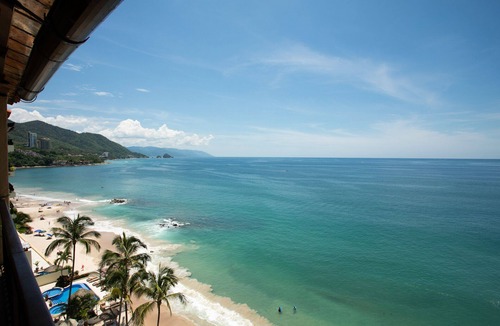 South Shore Hotel Area Condo | Fully Remodeled Ocean Front, Luxury PENTHOUSE Condo!