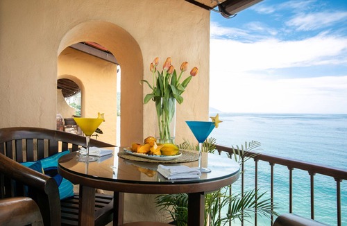 South Shore Hotel Area Condo | Fully Remodeled Ocean Front, Luxury PENTHOUSE Condo!