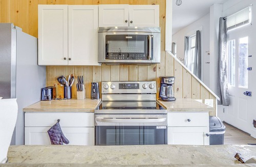 East Price Hill Cottage | Game Days, Grubs & More: Updated Cincinnati Home!