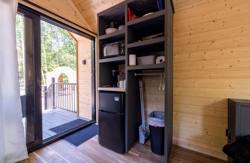 Goldbond Cabin | Glamping at Four Fillies Lodge-The Little John