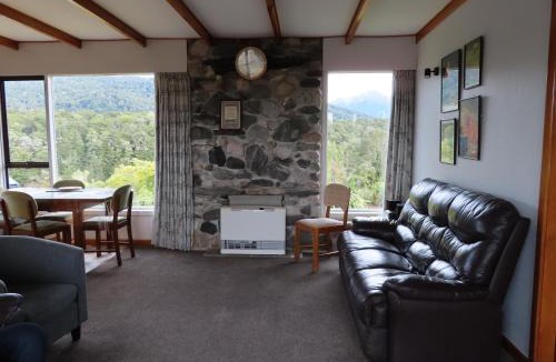 Manapouri House | Glendale River View