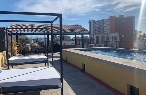 Diaz Ordaz Condo | Good location! Versalles 3 blocks to the beach! ?