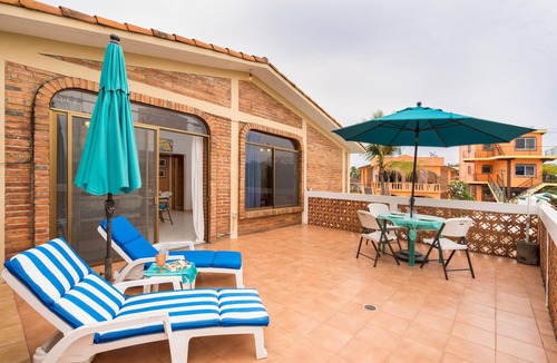 Emiliano Zapata Apartment | Good waves, cool people and great service