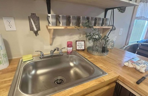 Isaban Cabin | Gorgeous 3-bedroom cabin with AC in peaceful Isaban