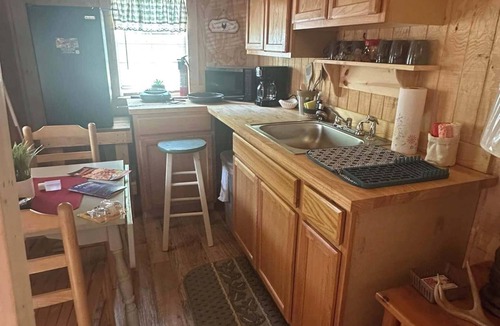 Isaban Cabin | Gorgeous 3-bedroom cabin with AC in peaceful Isaban