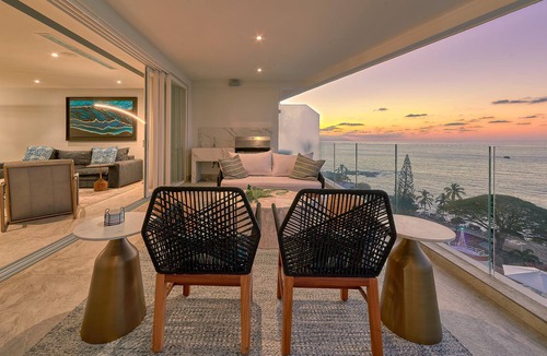 Conchas Chinas Condo | Gorgeous 3BR Oceanfront Condo at Sayan Indah