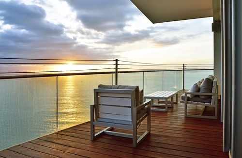 North Hotel Zone Apartment | Gorgeous Beach-Front Apartment with Breathtaking Views of Puerto Vallarta´s Bay