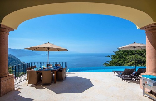 Conchas Chinas Villa | Gorgeous luxury villa great location amazing views full staff & transfers incl.