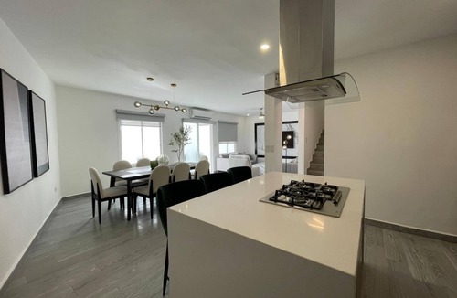 Monterrey House | Gorgeous house w/rooftop pool