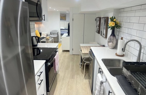 Upper Beaches Apartment | Gorgeous renovated 1 bedroom basement suite located in Toronto's upper beaches.
