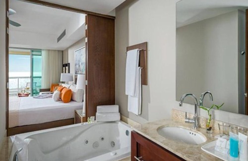 Centro Apartment | Grand Mayan hotel room in awesome Puerto Peñasco with WiFi, AC
