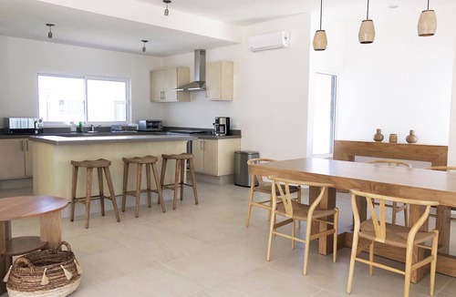 Libertad House | Great house, ocean view & walking distance to town