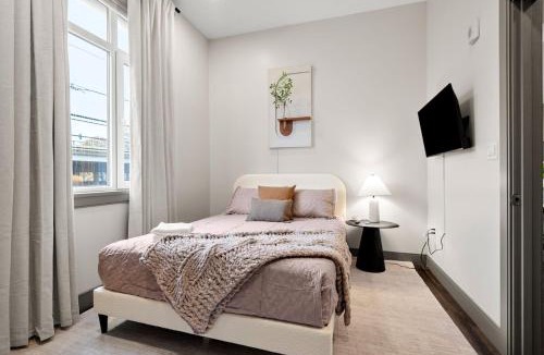 Somerville Apartment | Great location, Free Parking, Harvard, Dtown, MIT