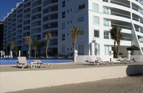 Nuevo Vallarta Condo | Great Ocean View Condo in Vallartas' Best Bay. Bay of Banderas. Villa Magna