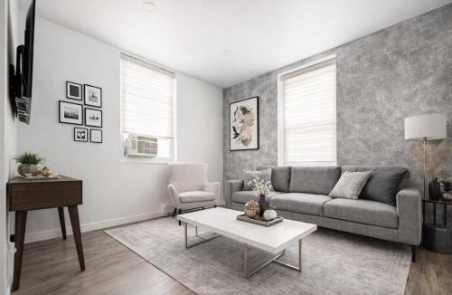 Griffintown Apartment | Griffintown Central 2BR Near Old Port & Downtown