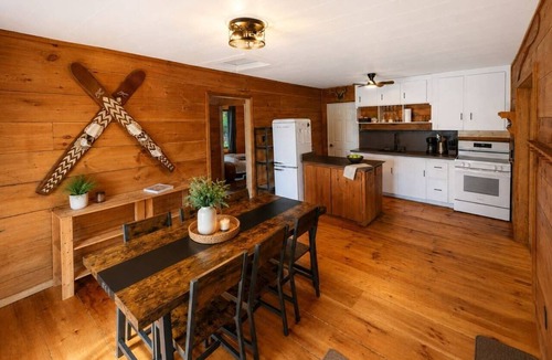 Scotia Cottage | Grinmore Lakeside Hideaway with Panoramic View