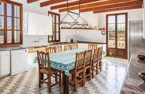 Son Antem House | Großes Landhaus mit Schwimmbad in Meeresnähe by Interhome