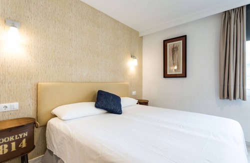 Barbate Hotel | H. Standard Double - One Room Hotel, Sleeps 2