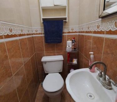 Matamoros House | Habitación 2 Camas Individuales, Baño Compartido
