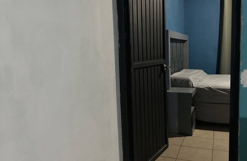 Minerales House | Habitación Cerca del Aeropuerto