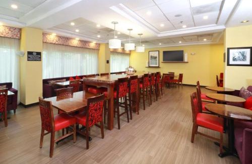 San Pedro Tlaquepaque Hotel | Hampton Inn by Hilton Guadalajara-Aeropuerto