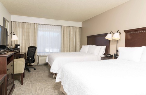 Manchester Hotel | Hampton Inn & Suites Hartford-Manchester