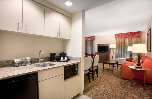 Pine Island Hotel | Hampton Inn & Suites Outer Banks/Corolla