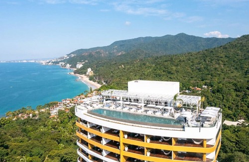 Emiliano Zapata Resort | Happy New Year at Hotel Mousai-Garza Blanca in Puerto Vallarta-n5 Diamond Resort