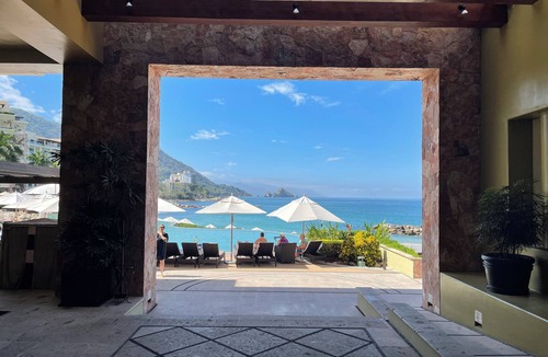 Emiliano Zapata Resort | Happy New Year at Hotel Mousai-Garza Blanca in Puerto Vallarta-n5 Diamond Resort