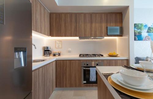Las Glorias Apartment | Harbor 171 Beach Front High Rise