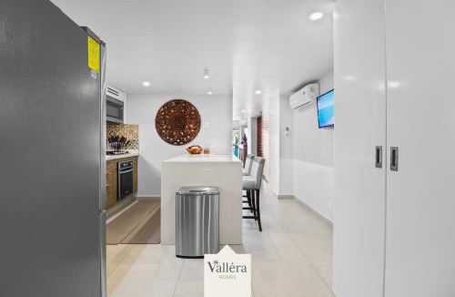 Las Glorias Apartment | Harbor 171, Luxury Couples Retreat, Beach front