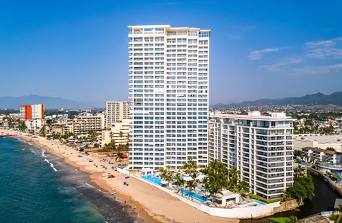 Las Glorias Apartment | Harbor 171 Torre Norte 1409