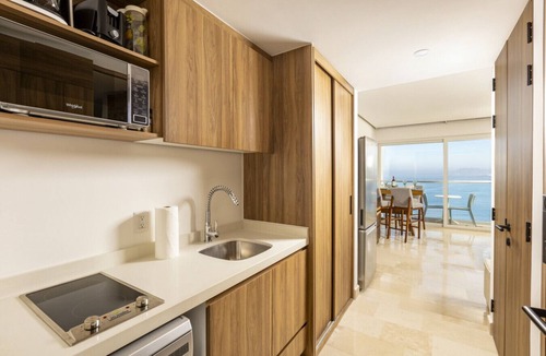 Las Glorias Apartment | Harbor Nt1611 by Moikkarentals