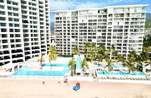 Las Glorias Apartment | Harbor11005 By Moikkarentals