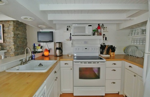 Mid-Coast and Islands Cottage | HARPSWELL MAINE - The Cottage @ AshPoint