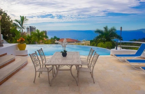 South Shore Hotel Area Villa | Heated Pool, Chef, Barman & Full Staff (Sleeps 30)