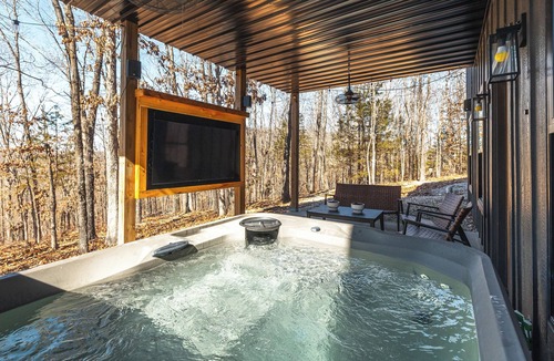 Ponce De Leon House | Heated Pool Hot Tub King Bed SDC 10min TRL 15min