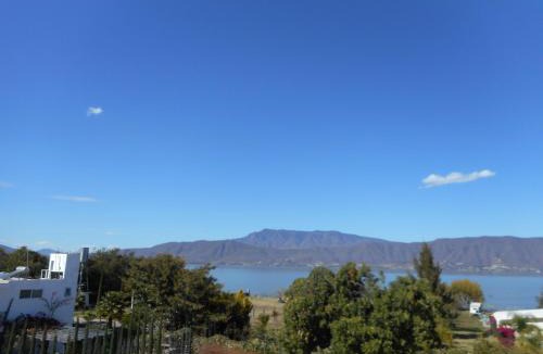 San Cristobal House | Hermosa Casa en Orilla del lago -Zona de villedos-