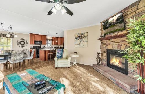 Brighton House | Hidn LakeFront -New Build-Private Beach-Fast WiFi