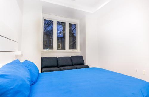 Willowdale Apartment | Hillcrest Modern House