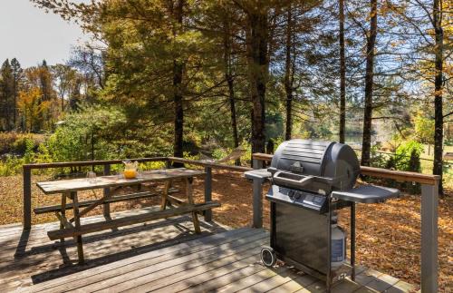 Minden Hills House | Hills Haven - Luxury Riverfront Cottage