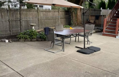 Haverhill Apartment | Historic Bly House Stay - 2BR Apt Near Haverhill