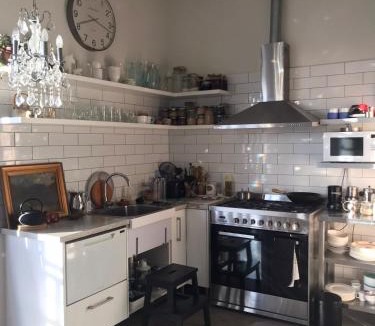 Ponsonby Apartment | Historic Deco, Penthouse Vibe, Central, Parking