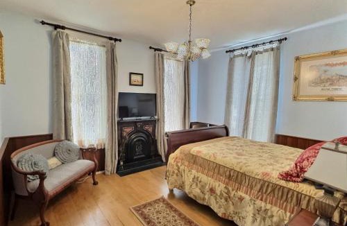 West Central Hotel | Historic Sion Bass Guest House