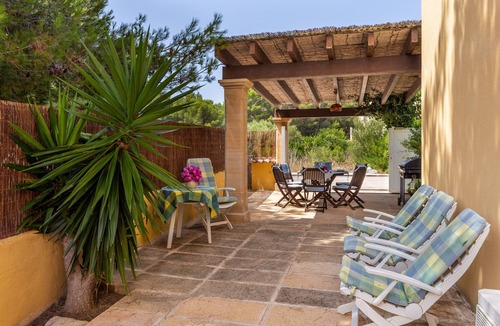 Urbanizacion S'Estanyol House | Holiday Home 'S Estanyol' with Sea View, Wi-Fi and Air Conditioning