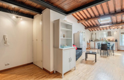 Altopascio House | Holiday Home 'Ugolino Grifoni' with Wi-Fi and Air Conditioning