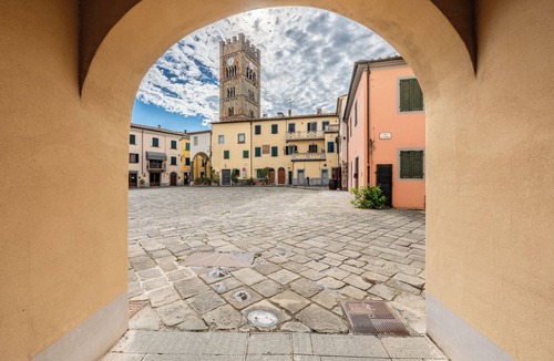 Altopascio House | Holiday Home 'Ugolino Grifoni' with Wi-Fi and Air Conditioning