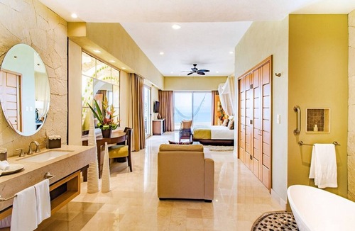 South Shore Hotel Area Resort | HOLIDAY IN 5-STAR GARZA BLANCA RESORT & SPA PUERTO VALLARTA 2BR/3BA 3,229 SQ FT