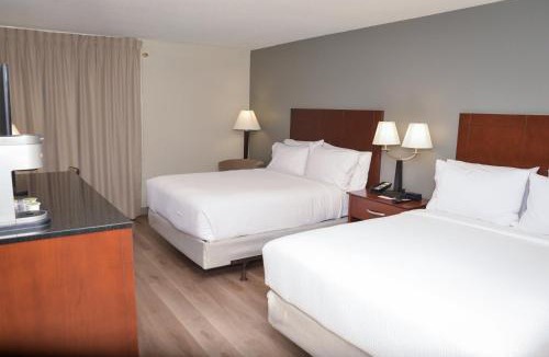 West Bloomington Hotel | Holiday Inn Blmgtn Arpt South - Mall Area by IHG