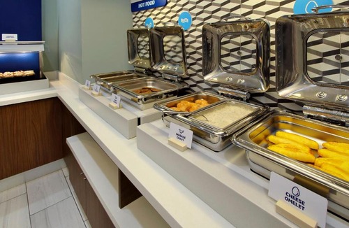 Saint Thomas Hotel | Holiday Inn Express & Suites St Thomas